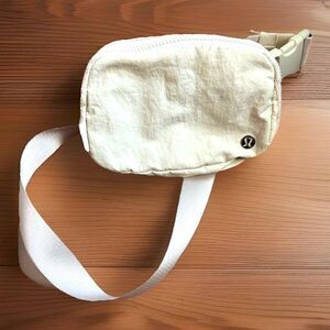 Lululemon Belt Bag Crossbody White Adjustable Strap Lightweight Mini Bag Nylon